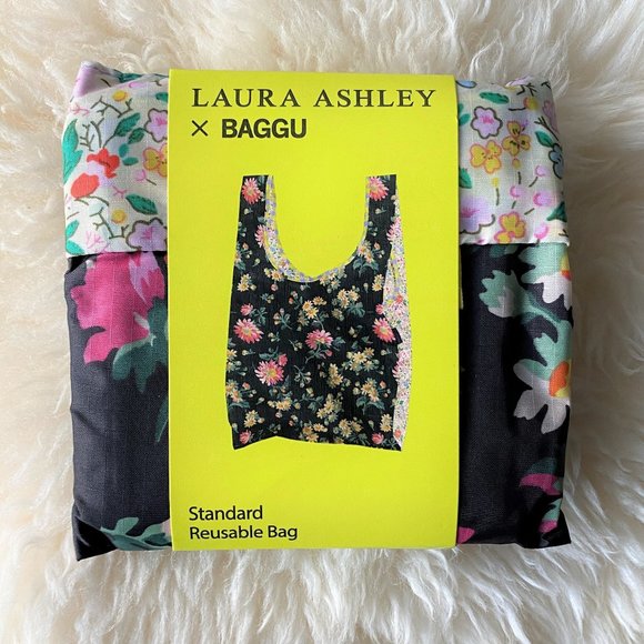 BAGGU Handbags - NWT Standard Baggu - Laura Ashley - Rhian Daisy